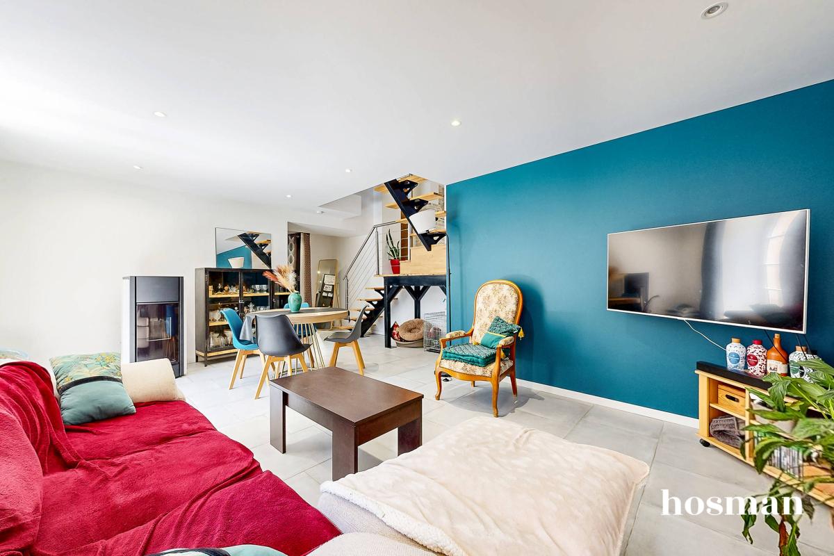 Charmante maison rénovée de 6 pièces de 163 m² avec terrasse et dépendances - Charcenne