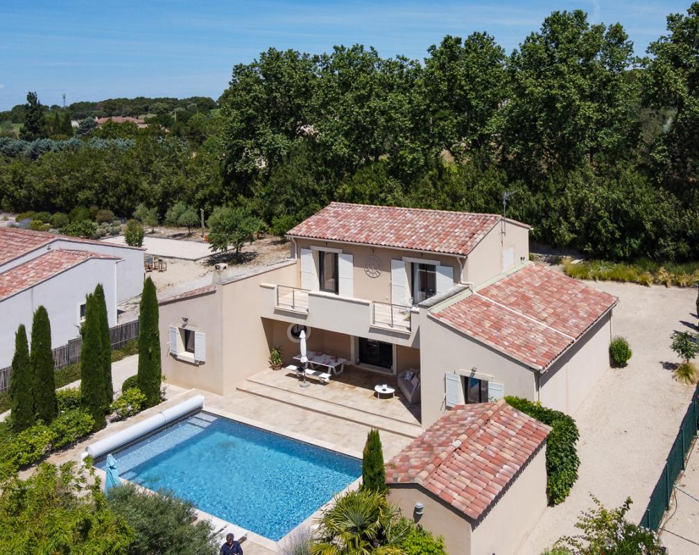 Saumane-de-vaucluse – à moins d'un kilomètre du golf, une villa contemporaine prête à vivre