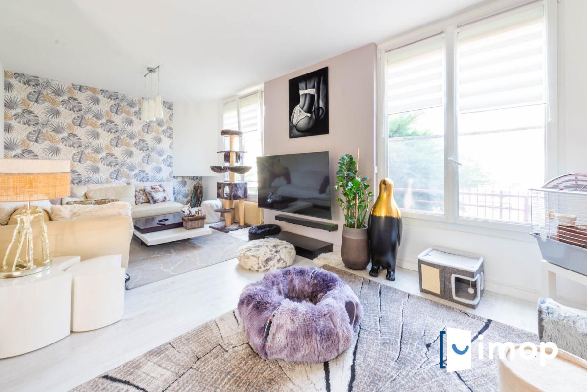 BELLE MAISON AVEC EXTERIEUR - 5 MIN GARE