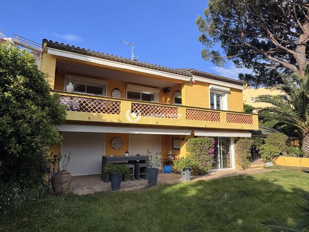 Superbe villa provençale à 6 minutes à pied de la célèbre p - Photo 2