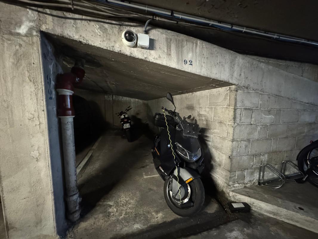Parking loué À Vendre