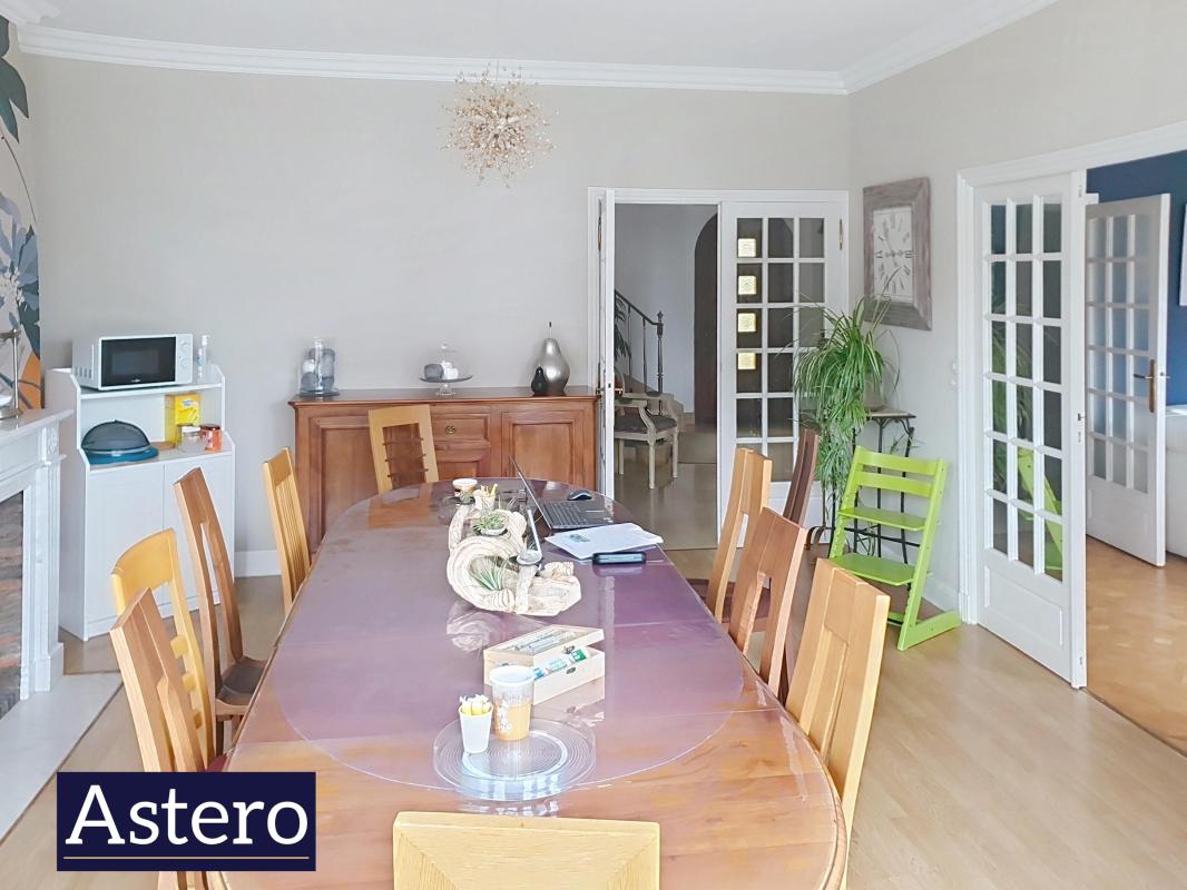 Agréable et grande maison familiale de 234m² située à Loudéac, belles prestations