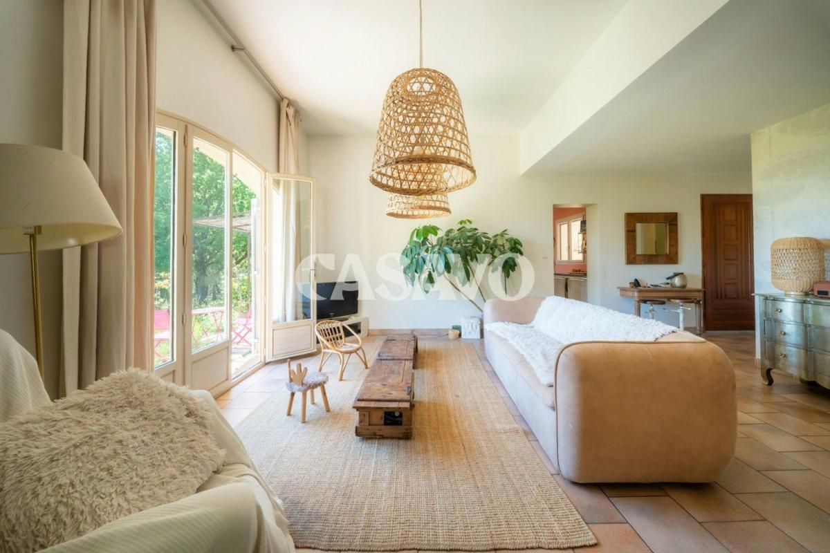 Vente Maison 5 pièces de 137m² - 84360 Mérindol