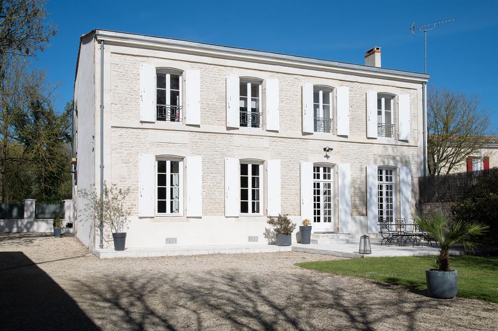 Flo - Propriété de caractère entre nature préservée et accès rapide à La Rochelle