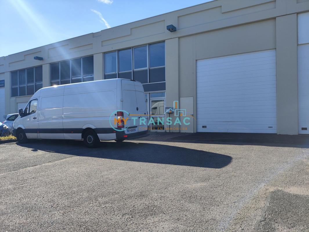 A LOUER 342m² d'activité et de bureaux