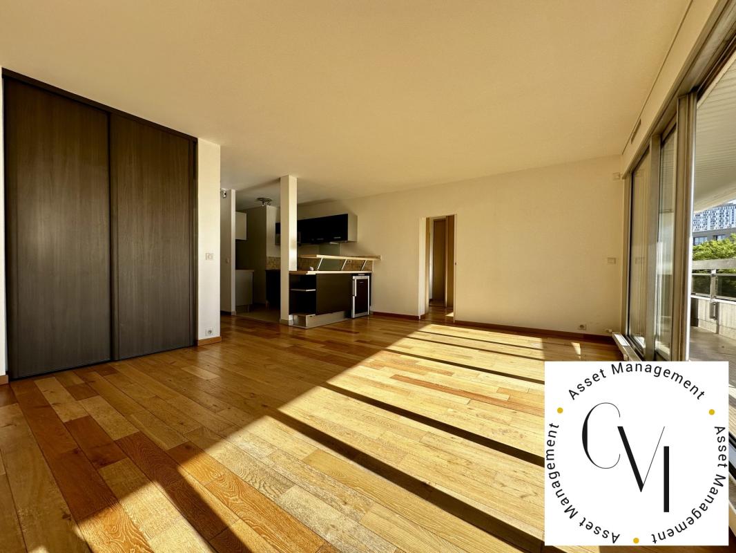 À LOUER : Superbe 2 Pièces Lumineux avec Balcon de 12m² - P