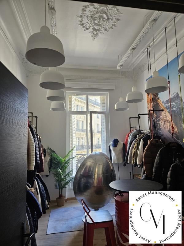 Bureaux 115 m² avec balcon - Rue de l'Échelle - Paris 1er