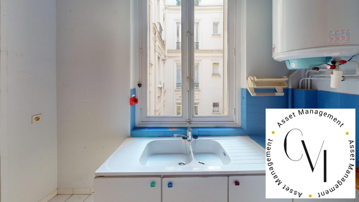 PARIS 1er - Rue du Louvre - 4 pièces de 80,85 m² à rénover