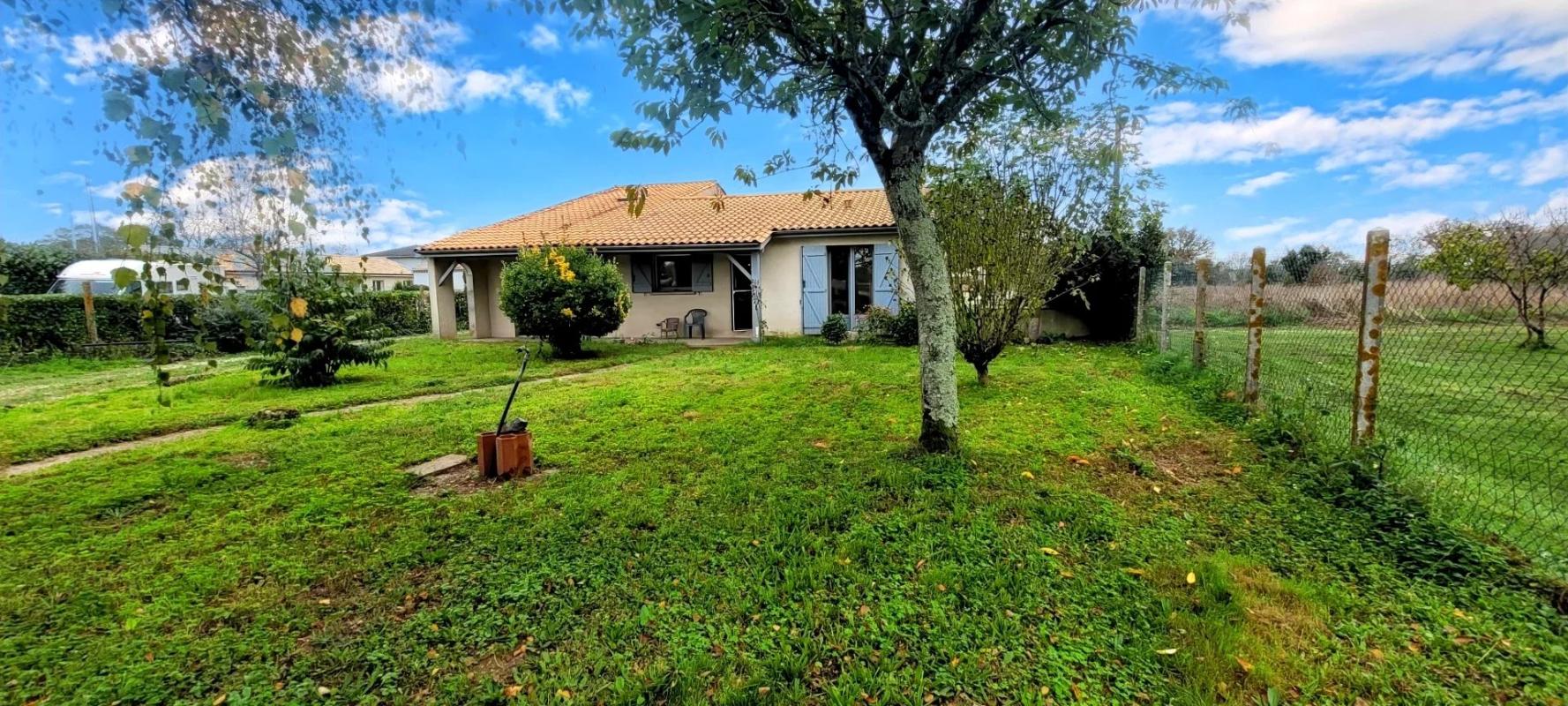 33230 COUTRAS-MAISON 134 M² - 3/4 CHAMBRES-PISCINE-1600M² JARDIN