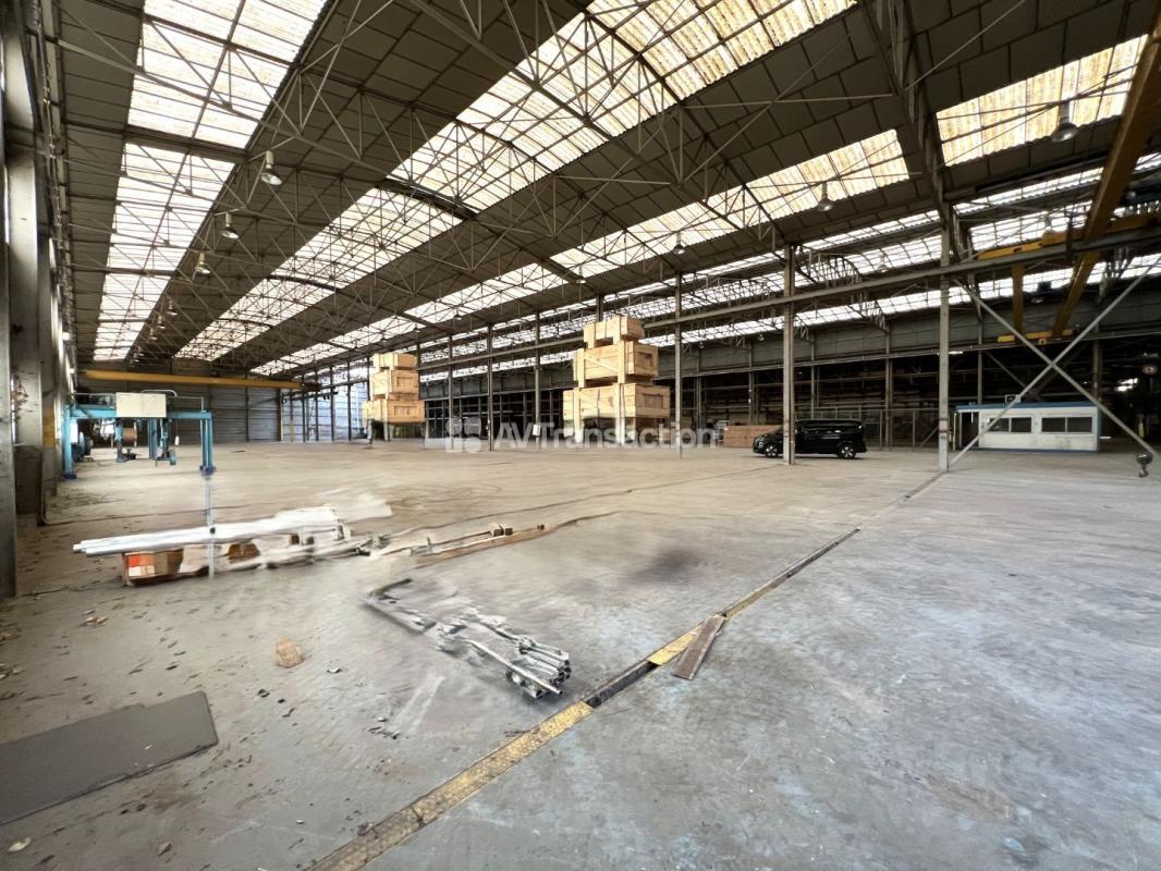 A vendre , Chaufour -les-Bonnières ( 78270 ), entrepots 8660 m2