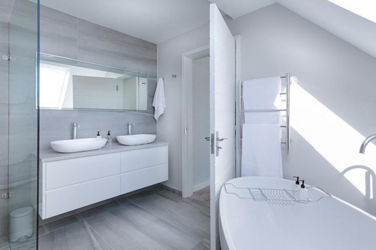 5 PIÈCES offrant 
140m² de surface privative / Parking - Photo 4