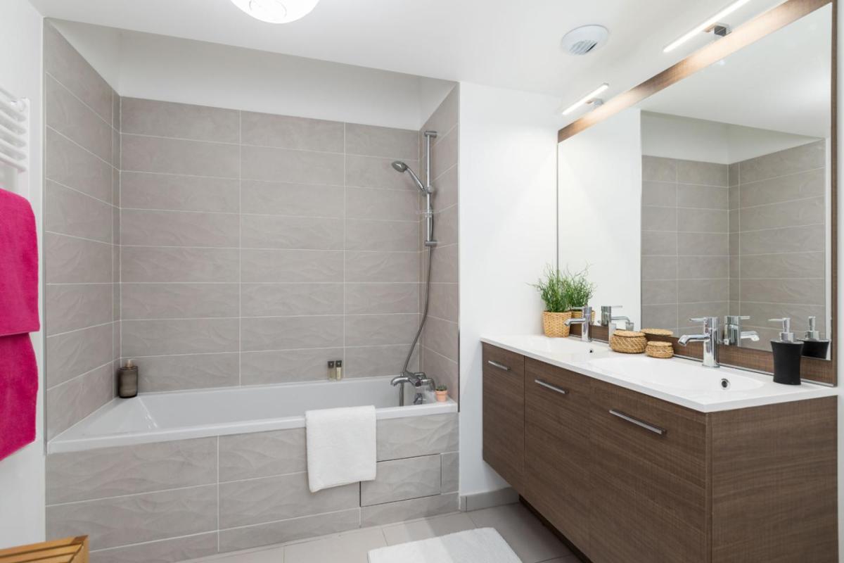 5 PIÈCES offrant 
155m² de surface privative - Photo 4