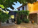 06 St Laurent du Var Mas proven&ccedil;al au centre ville 1450 m&sup2; ter