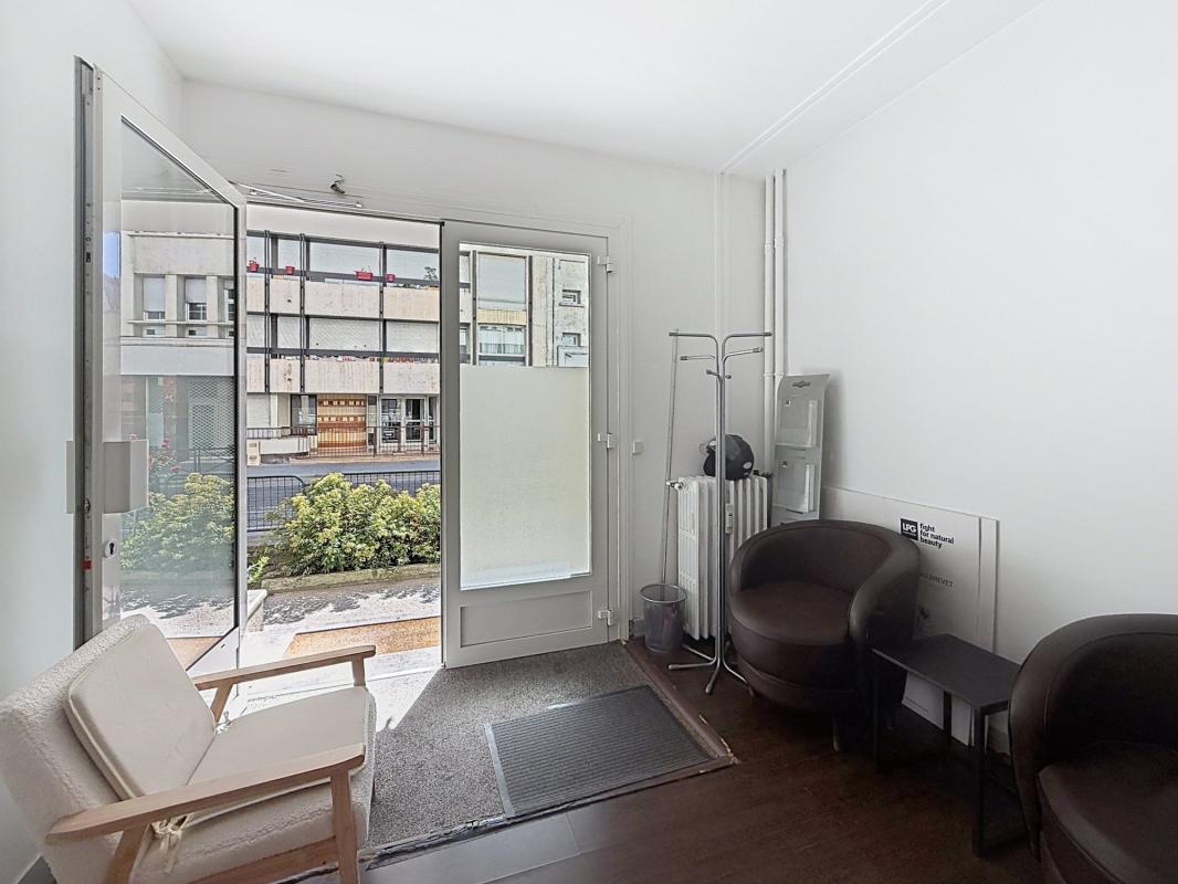 Paris 15 Murs &agrave; vendre de cabinets m&eacute;dicaux occup&eacute;s