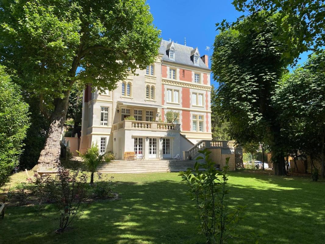 92 Vaucresson Magnifique appartement familial - Centre de Vaucre