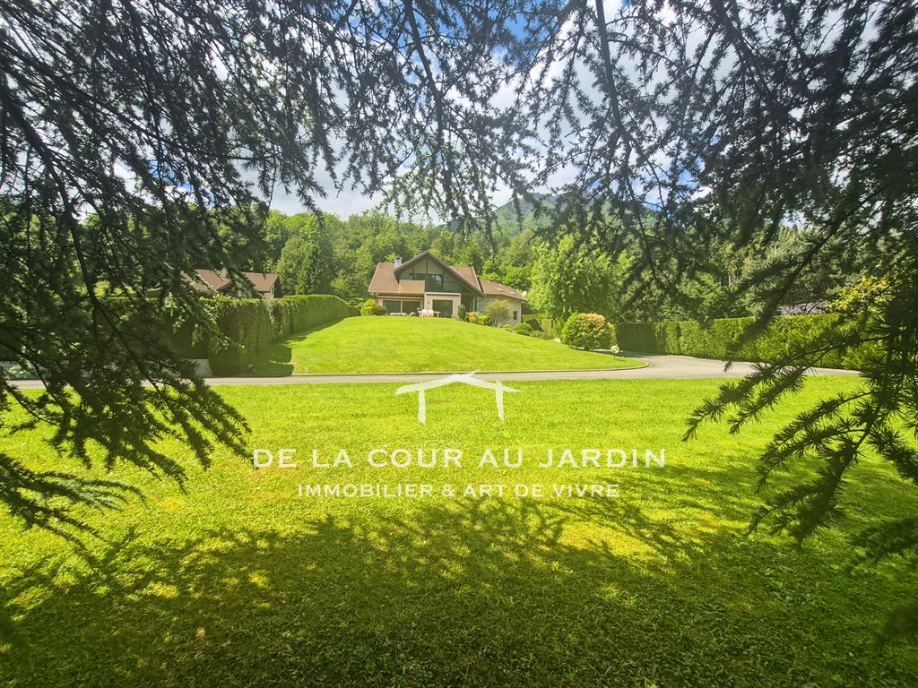 MERCURY – VILLA DE CARACTÈRE