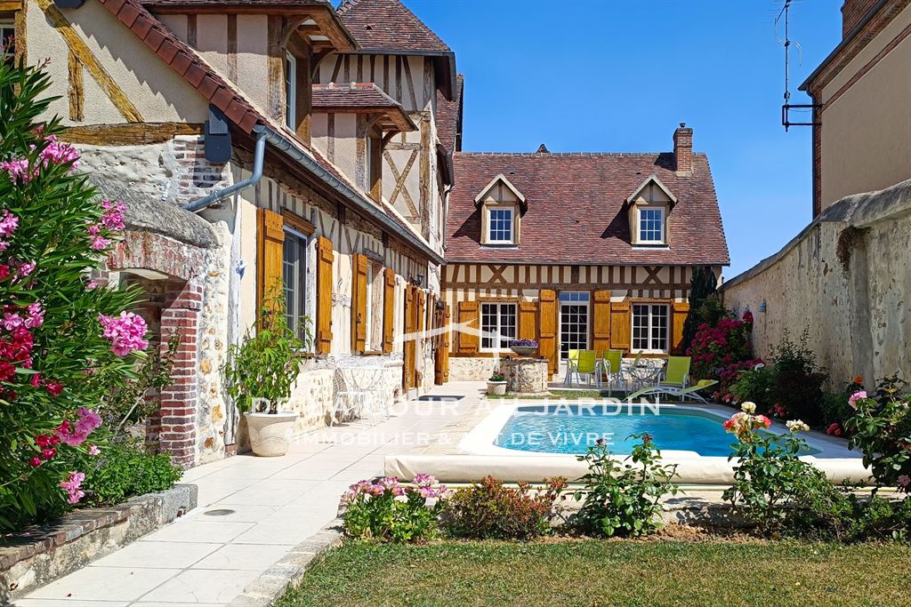 Maison de charme avec piscine, garage et studio indépendant