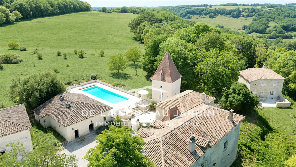 Élégance en Quercy Blanc – Un domaine d’exception pour une nouvelle vie !