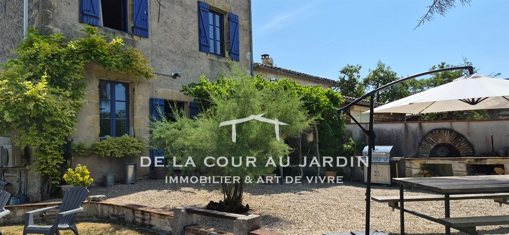 Atypique maison de village en Pays des Serres