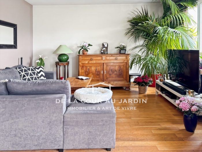 Appartement plein sud à La Celle-Saint-Cloud - T4 avec balcon et chambre sous les toits, à 10 min d