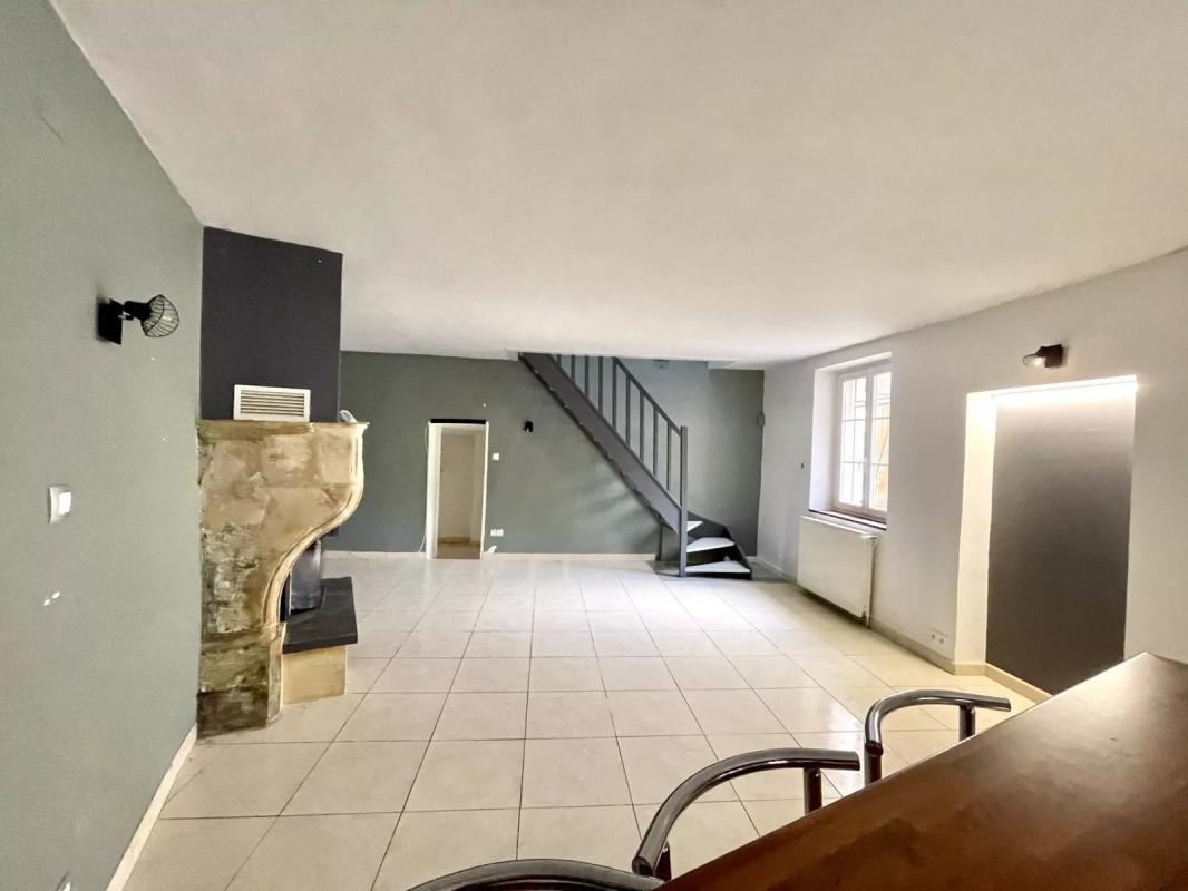 Maison de village rénovée, 3 chambres, belle vue