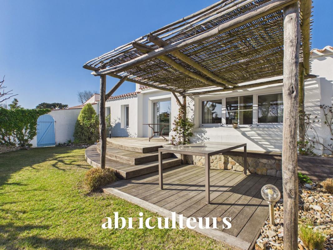 Ensemble de deux maisons de plain-pied 9 pièces – 200 m² – Trois terrasses, jardin arboré de 1000 m² – Calme absolu à Noirmoutier-en-l’Île - Photo 3