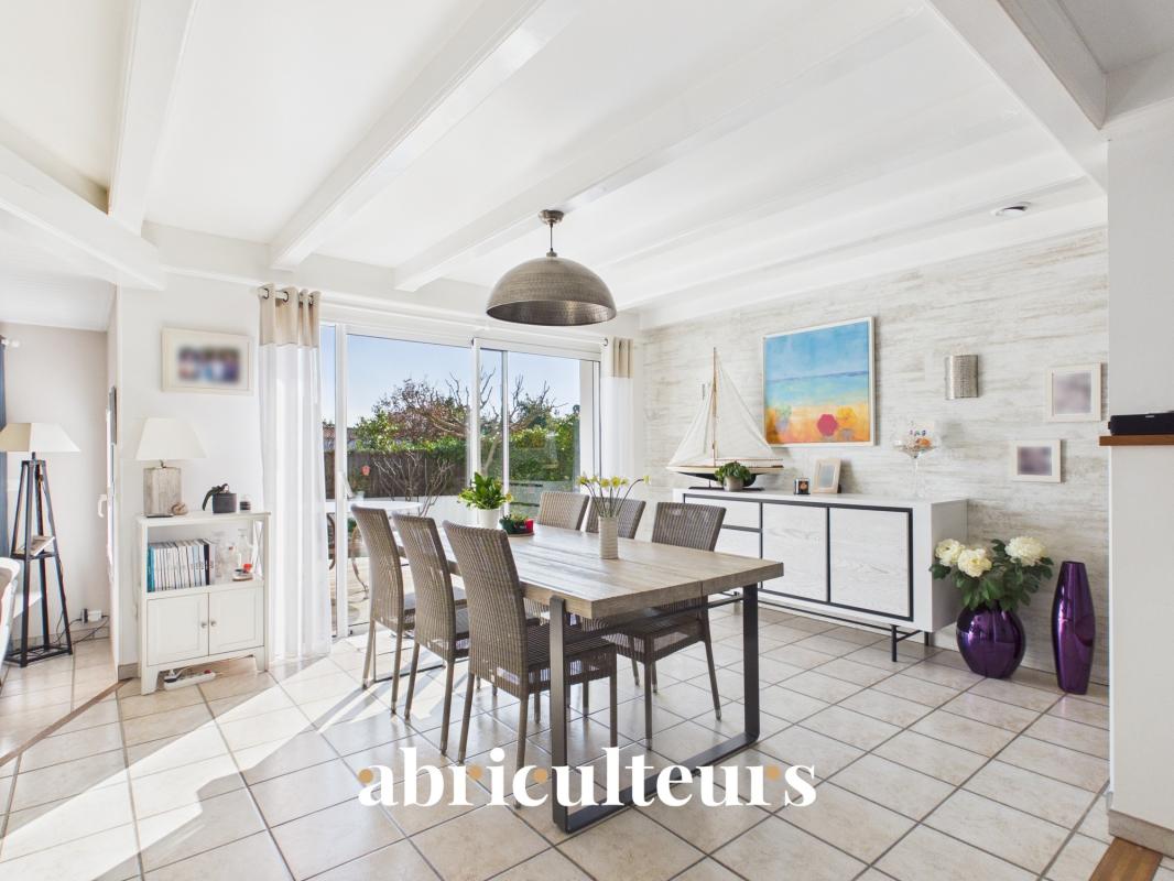Ensemble de deux maisons de plain-pied 9 pièces – 200 m² – Trois terrasses, jardin arboré de 1000 m² – Calme absolu à Noirmoutier-en-l’Île - Photo 4