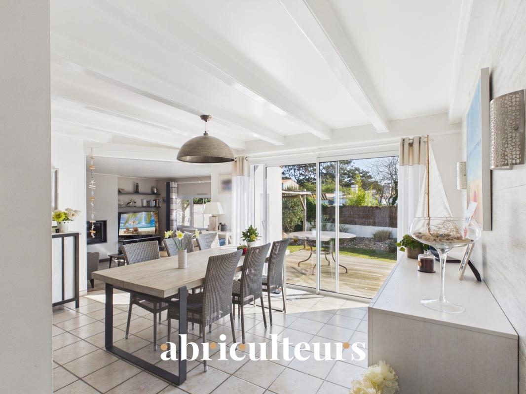 Ensemble de deux maisons de plain-pied 9 pièces – 200 m² – Trois terrasses, jardin arboré de 1000 m² – Calme absolu à Noirmoutier-en-l’Île - Photo 5
