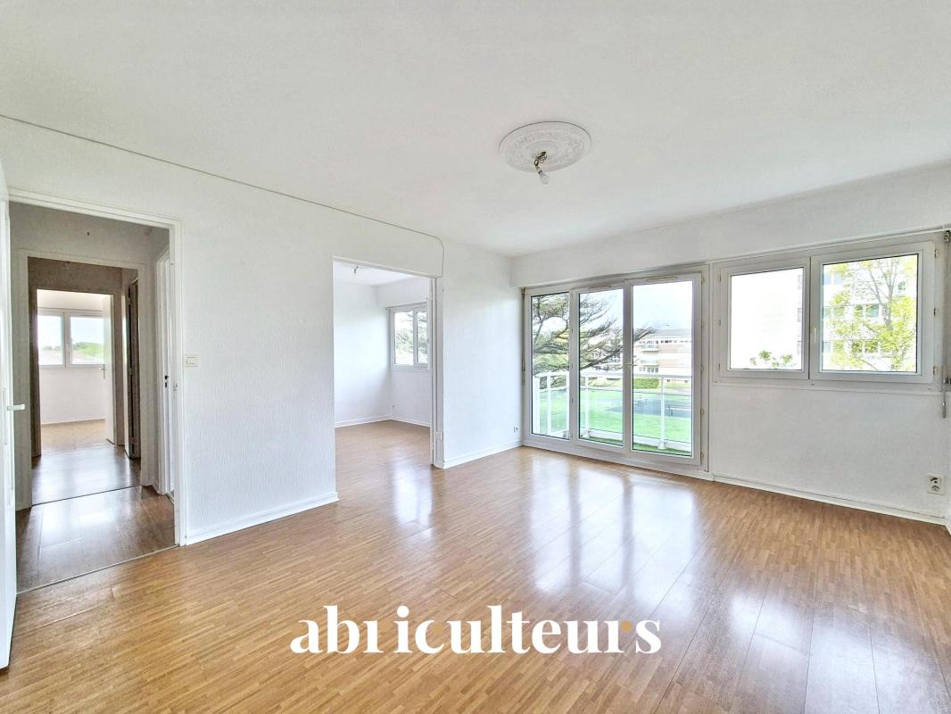 Spacieux appartement 5 pièces de 84 m² avec cave et place de parking – Cognac - Photo 2