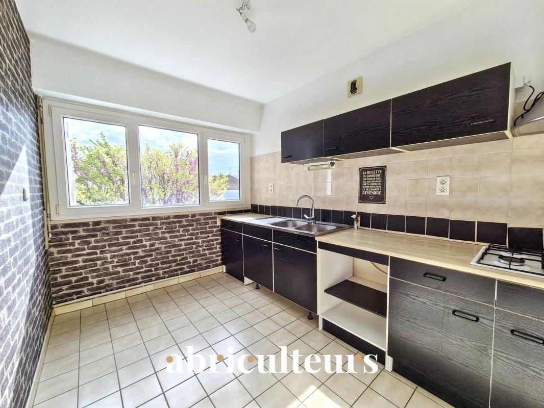 Spacieux appartement 5 pièces de 84 m² avec cave et place de parking – Cognac - Photo 4