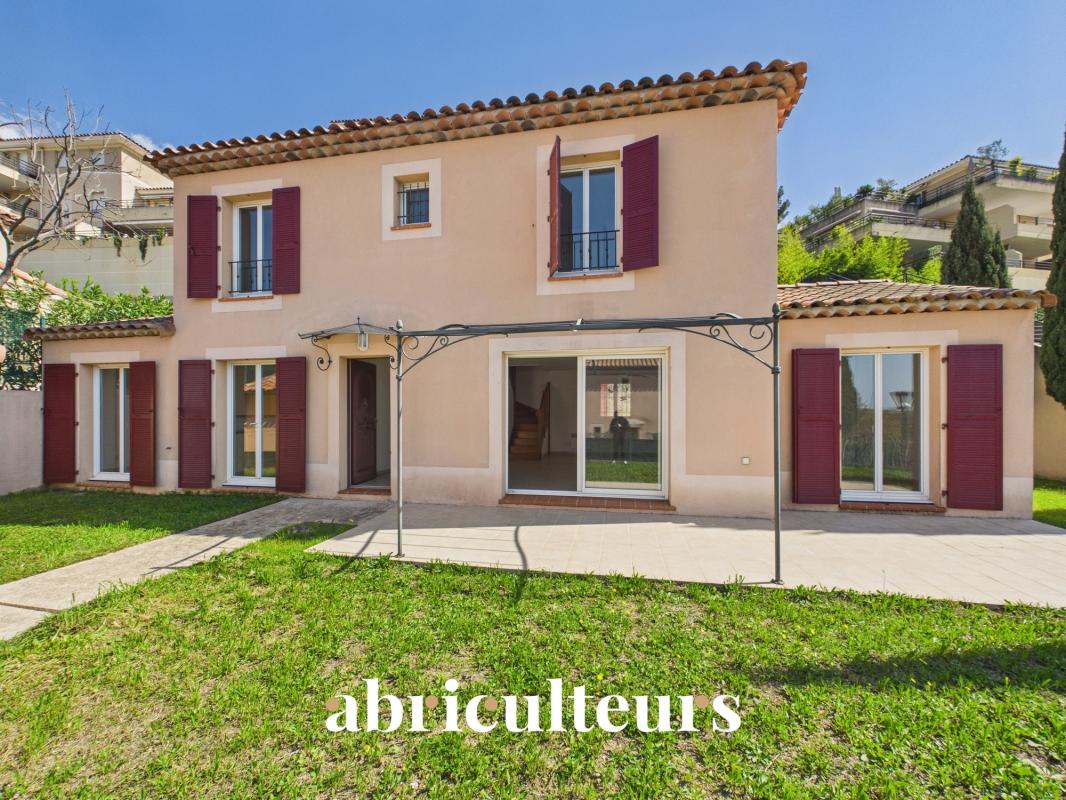 Maison à vendre, 5 pièces, 130 m², Marseille