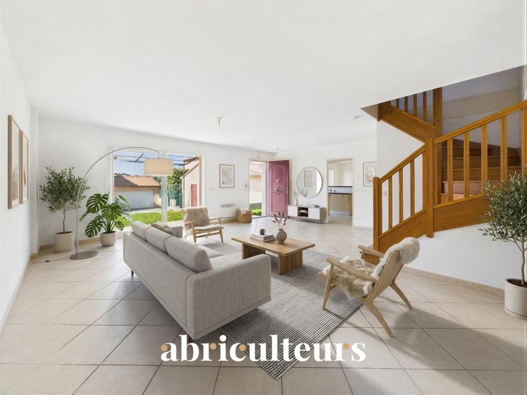 Maison familiale 130 m² – 5 pièces – Jardin & terrasses  & garage double – Marseille 12e, Les Caillols - Photo 5