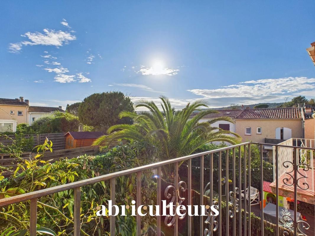 Villa mitoyenne 89m2 avec jardin, 3 chambres, combles aménagés et accès piscine – Domaine sécurisé à Villeneuve-Loubet - Photo 2