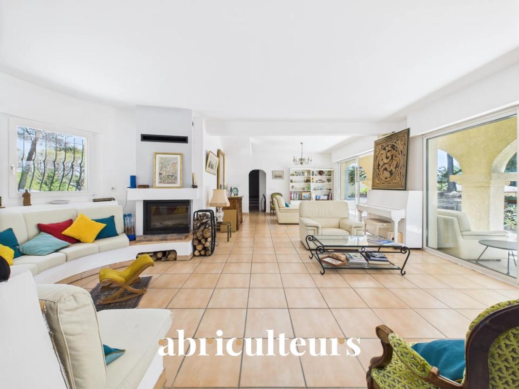 Maison à vendre, 8 pièces, 256 m², Ventabren