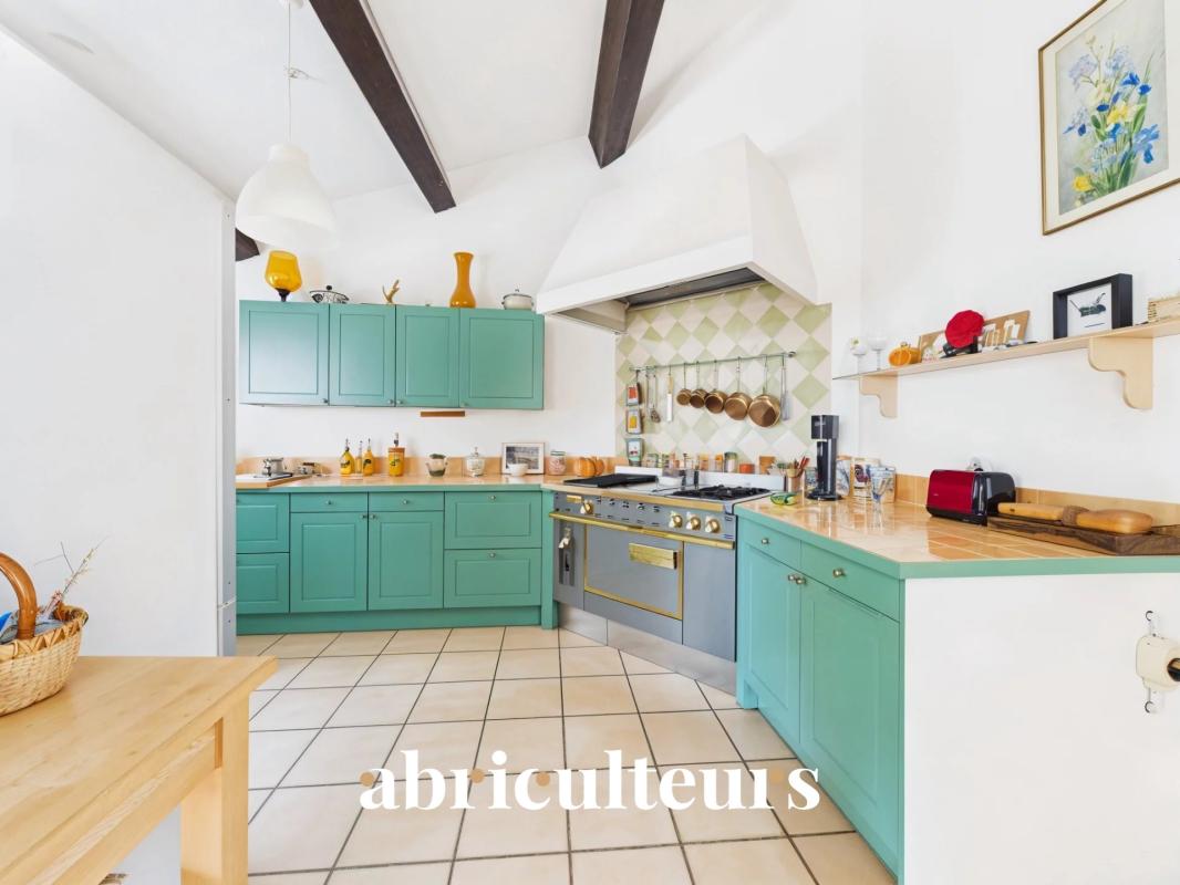 Ventabren (13122) – Maison d'architecte sur terrain arboré de 4 000 m² - Photo 4