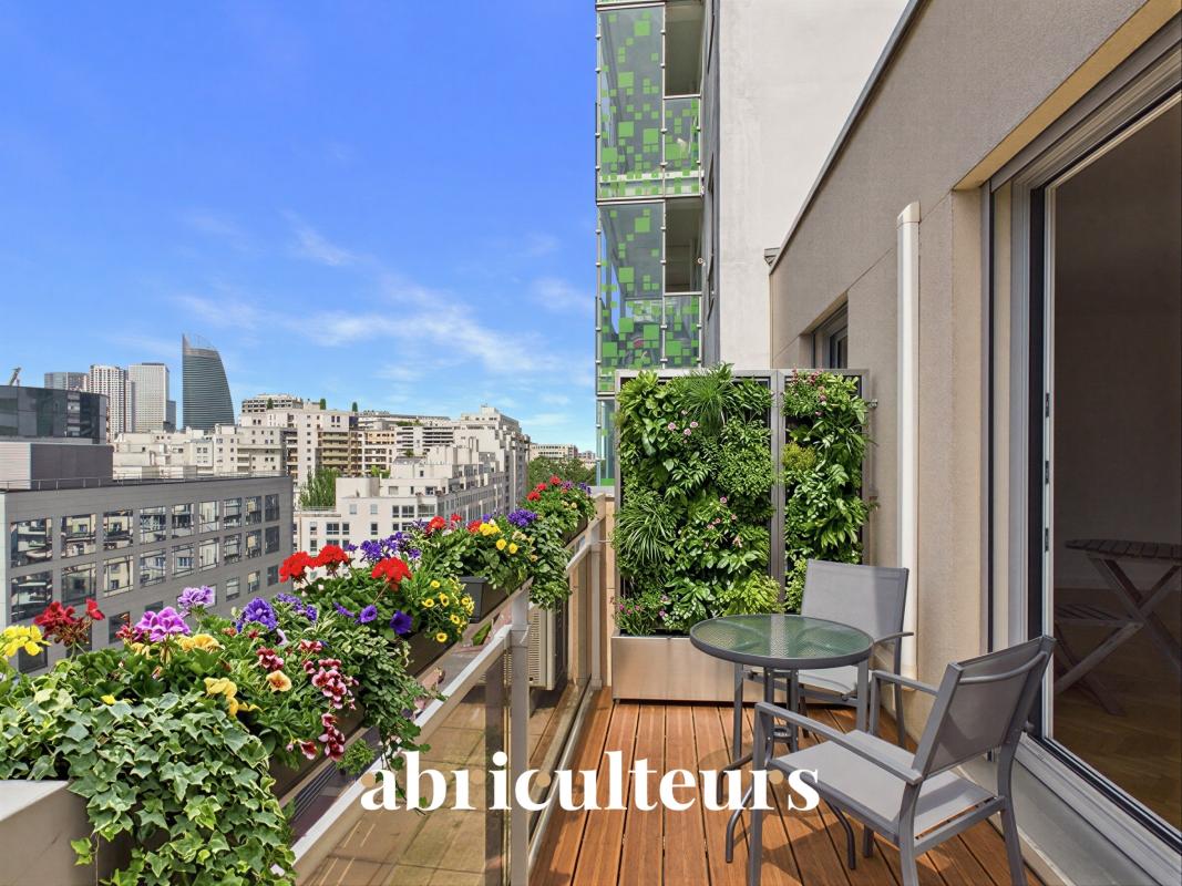 COURBEVOIE – 4 PIÈCES 113 m² – DERNIER ÉTAGE – VUE LA DÉFENSE – AUCUNS TRAVAUX - Photo 2