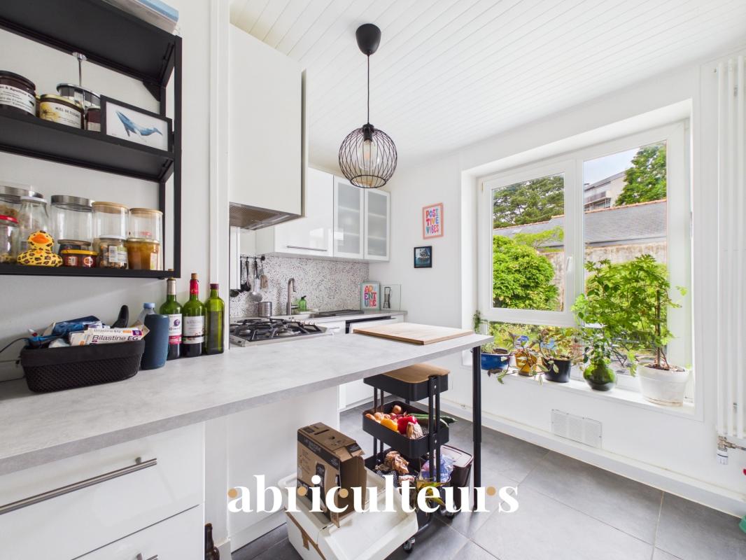 A Nantes,  Charmante maison de plain pied , 3 Chambres avec jardin , à louer en meublé pour un an - Photo 3