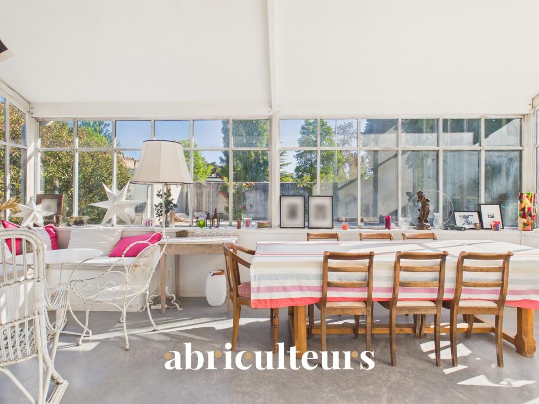Écully – Maison familiale avec piscine sur une parcelle de 1 056 m² - Photo 4