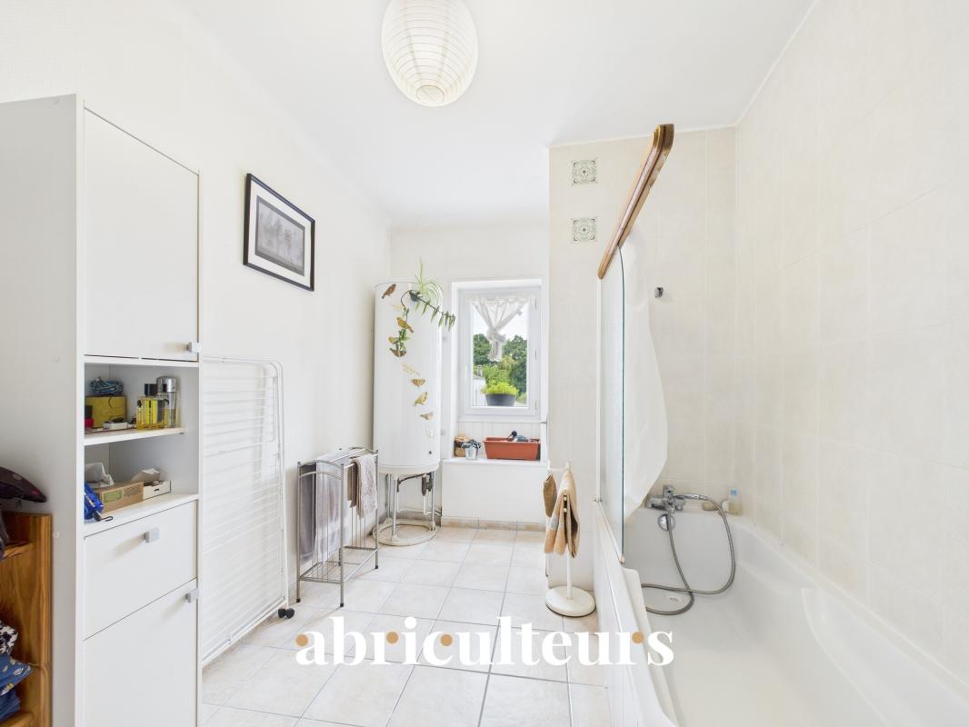 Grand appartement -maison  de 90  m2 centre bourg Pont st Martin,  plus grenier aménageable - Photo 5
