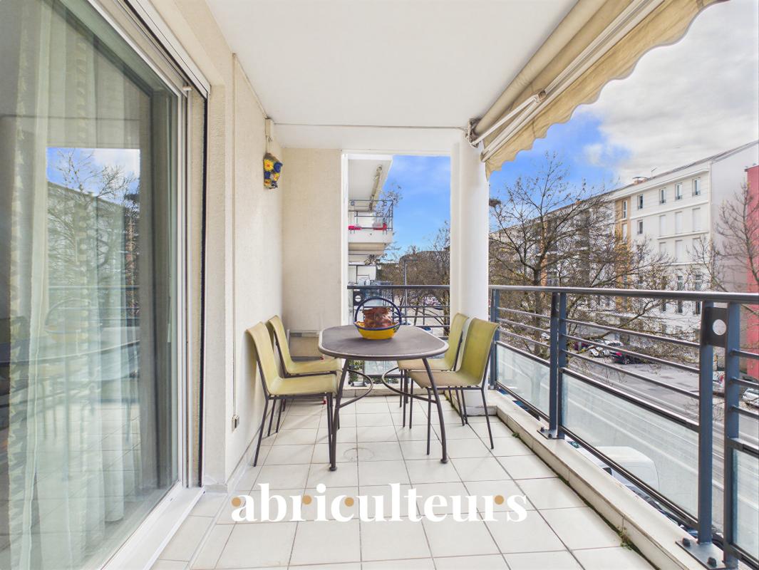 Grand 2 pièces avec terrasse – Bron, au pied du tram - Photo 2