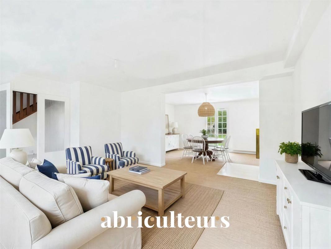 Maison familiale à Avilly St Léonard, beau jardin paysager, gare de Chantilly à 5 mn - Photo 3
