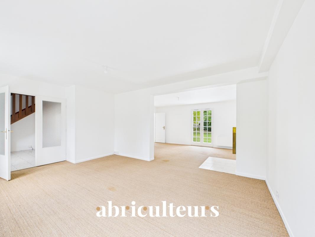 Maison familiale à Avilly St Léonard, beau jardin paysager, gare de Chantilly à 5 mn - Photo 4