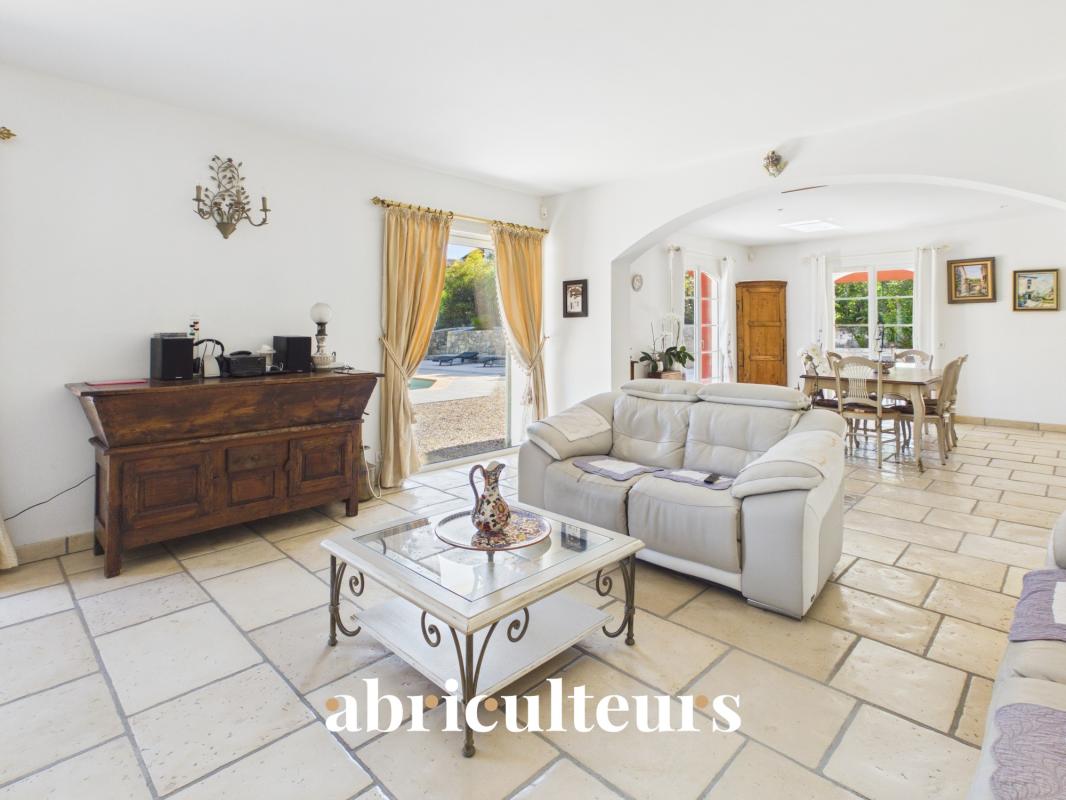Élégante villa familiale de 250 m² – Piscine, sous-sol total et prestations premium – Montauroux - Photo 5