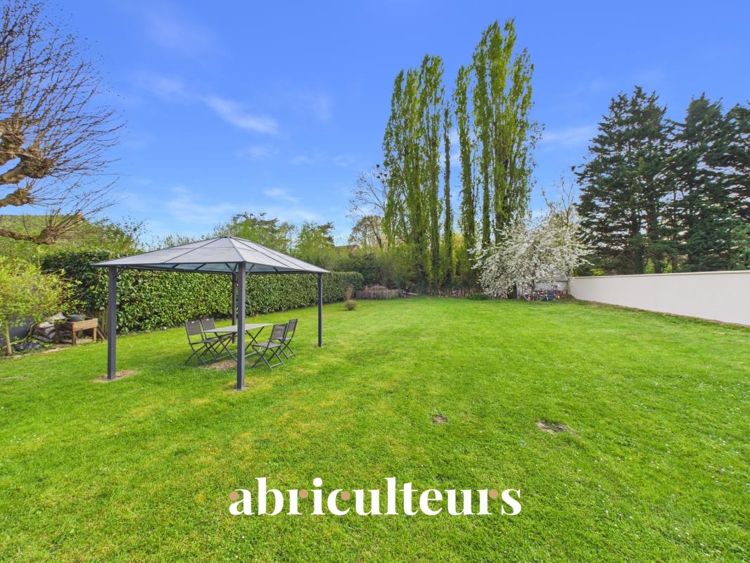 Maison chaleureuse 7 pièces, 210 m² avec grand jardin en plein centre de Gallardon - Photo 4