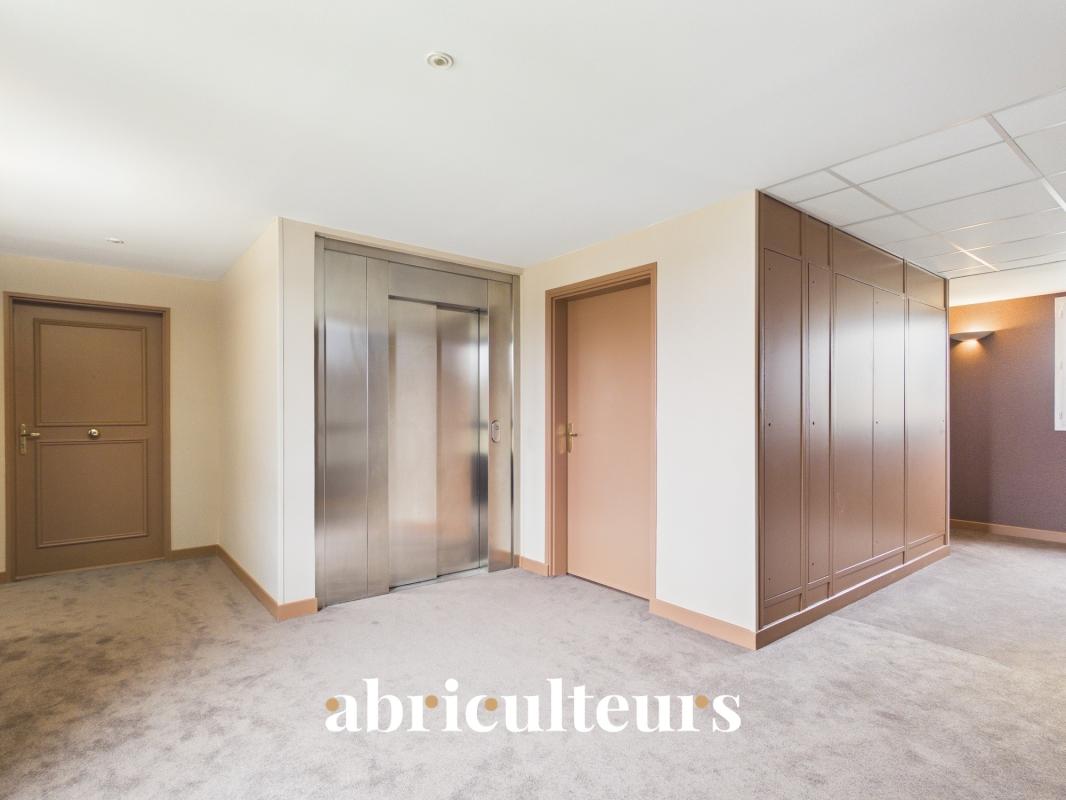 Appartement T3 Lumineux de 73 m² avec Vue sur bassin et Pigeonnier – Calme & Charme - Résidence de standing à Survilliers - Photo 2