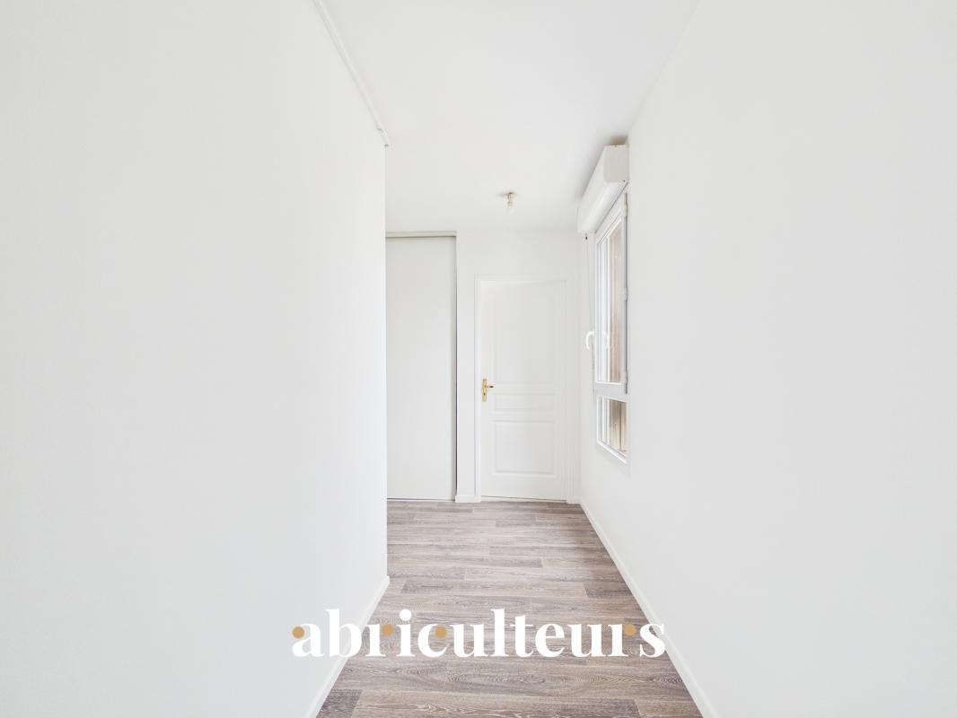 Appartement T3 Lumineux de 73 m² avec Vue sur bassin et Pigeonnier – Calme & Charme - Résidence de standing à Survilliers - Photo 3