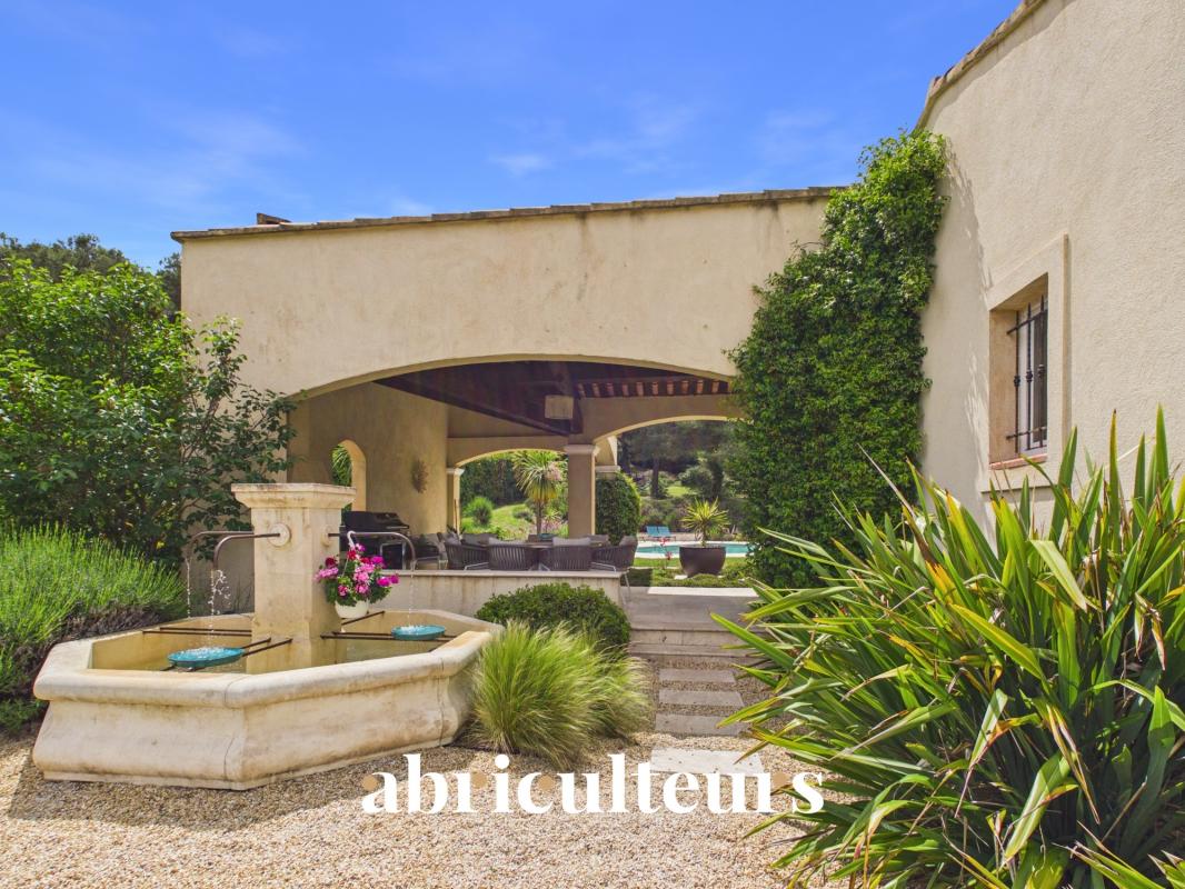 Magnifique maison T8 de 233m² sur un terrain de 6700m² avec piscine à Rognes 13840 - Photo 5