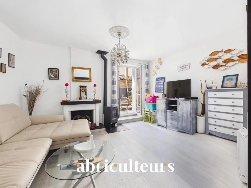LA ROQUE-D’ANTHÉRON (13640) - MAISON DE VILLAGE AVEC DÉPENDANCE ET TERRASSE - Photo 2