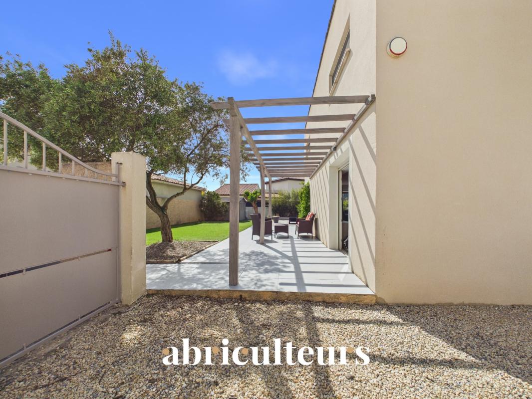 Charmante maison contemporaine T4 de 125m² sur un terrain de 436m² avec piscine à Lamanon 13113 - Photo 4