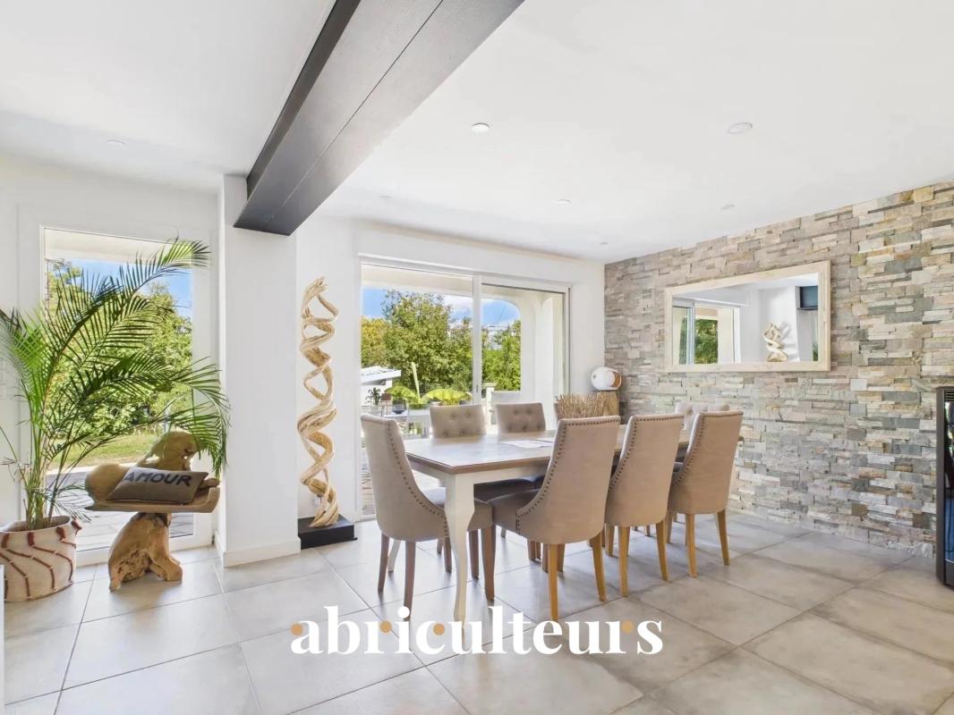 Villa rénovée de 150 m² – 4 chambres – Terrain paysager 1413 m² avec piscine – Callian - Photo 4